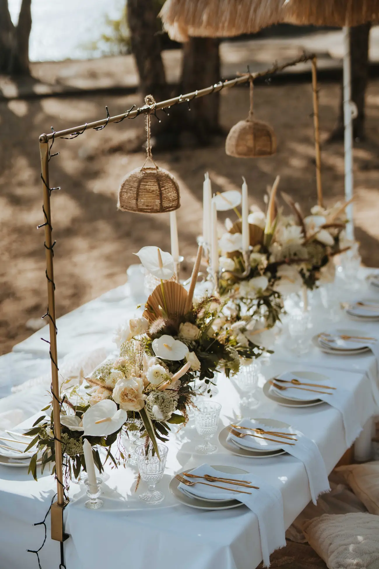 Décoration suspendue au-dessus de la table